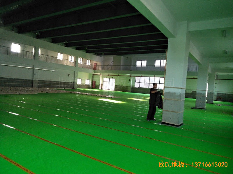 上海嘉定婁唐學?；@球館體育地板施工案例2