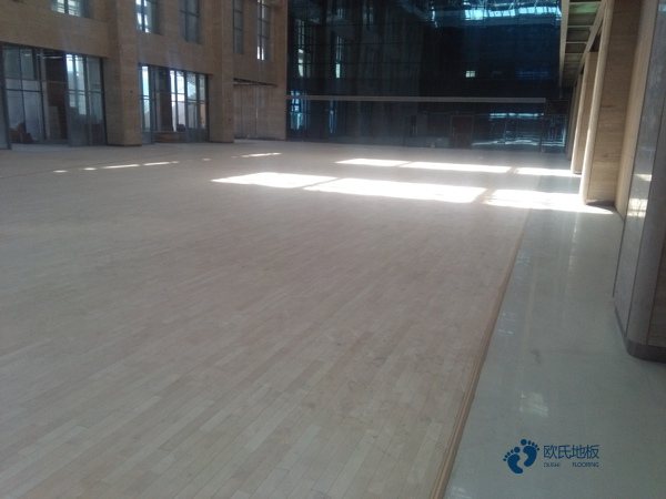 學?；@球木地板生產工藝流程1