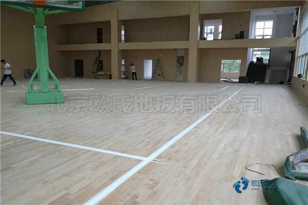 學校籃球場館木地板輔設(shè)3