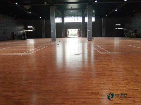 籃球館木地板翻新價格